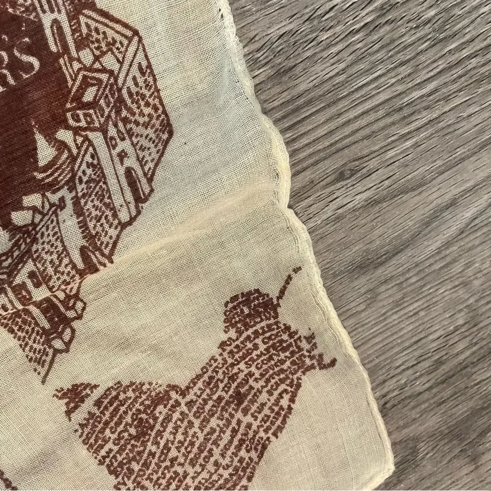 HARRY POTTER Maraudar’s Map Cream & Burgundy Scarf